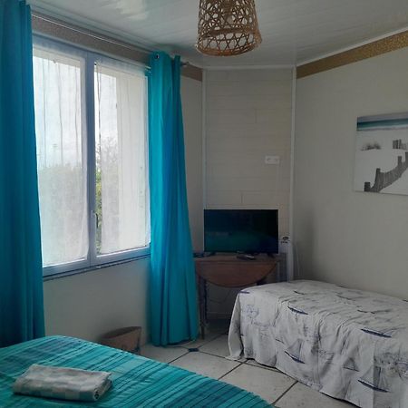 Les Flots De Ma Vie Chambres D Hotes Et Tipi Florence Et Virginie Gossin Barzan Exterior photo