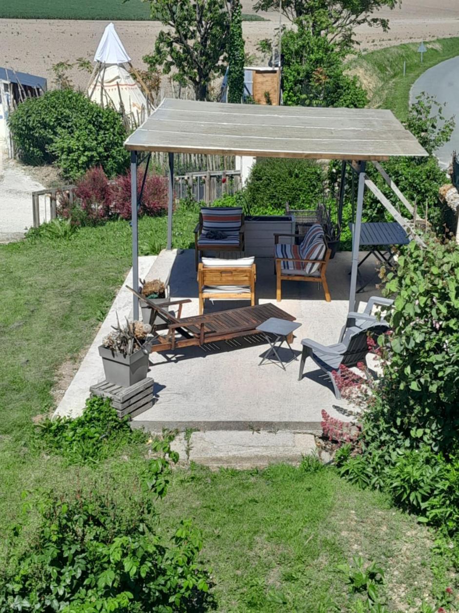 Les Flots De Ma Vie Chambres D Hotes Et Tipi Florence Et Virginie Gossin Barzan Room photo