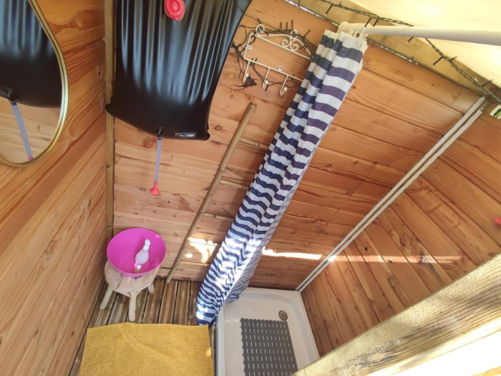 Les Flots De Ma Vie Chambres D Hotes Et Tipi Florence Et Virginie Gossin Barzan Exterior photo